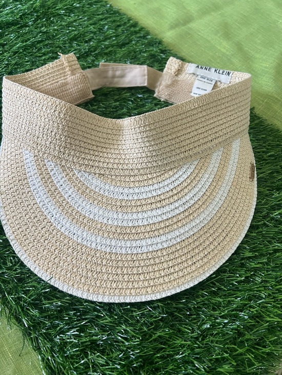 Anne Klein Accessories - Anne Klein Natural Straw Visor with White Label